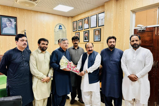 Prof. Dr. Nasir Mahmood, Vice Chancellor of Allama Iqbal Open University.