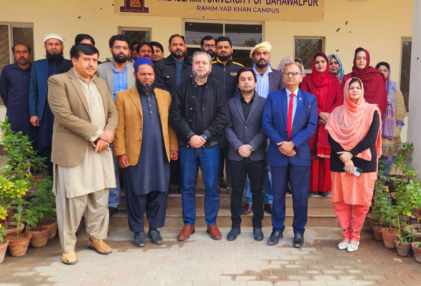 Worthy Vice Chancellor Prof. Dr. Muhammad Kamran visited IUB Rahim Yar Khan Campus